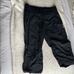 Lululemon Dance studio crop